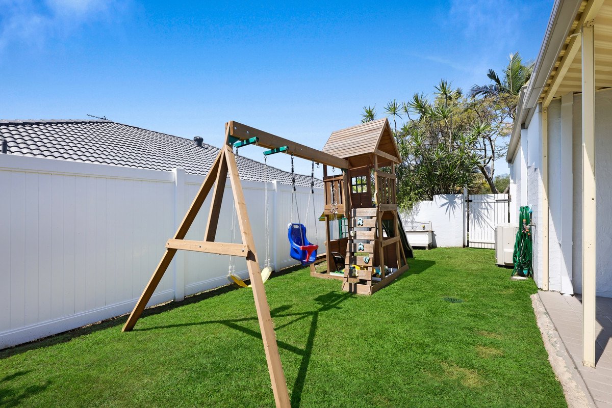 13 Arbury Hill Close Burleigh Heads 12