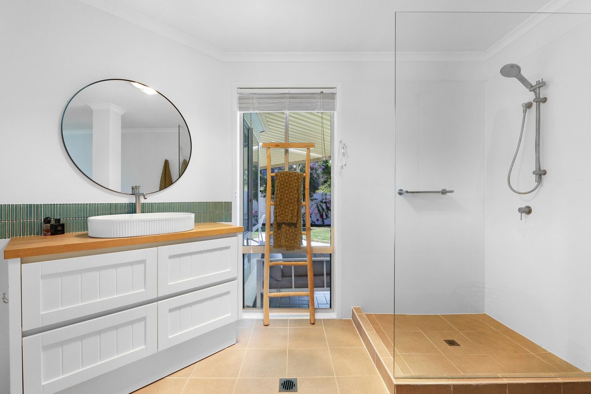 13 Arbury Hill Close Burleigh Heads 15