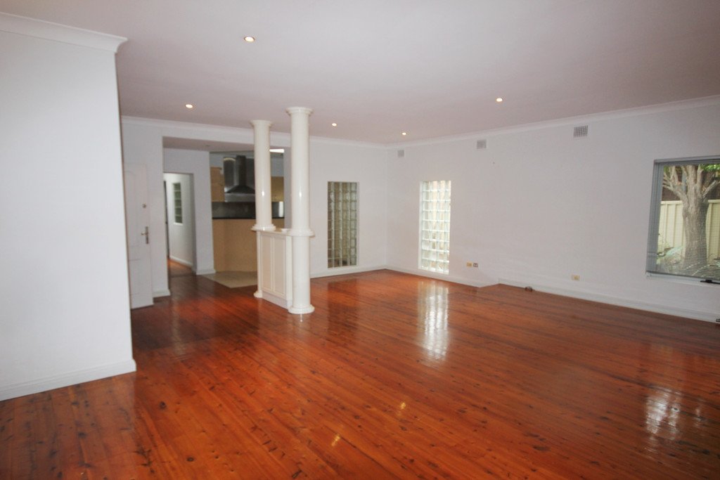 13 Armitree Street KINGSGROVE 4