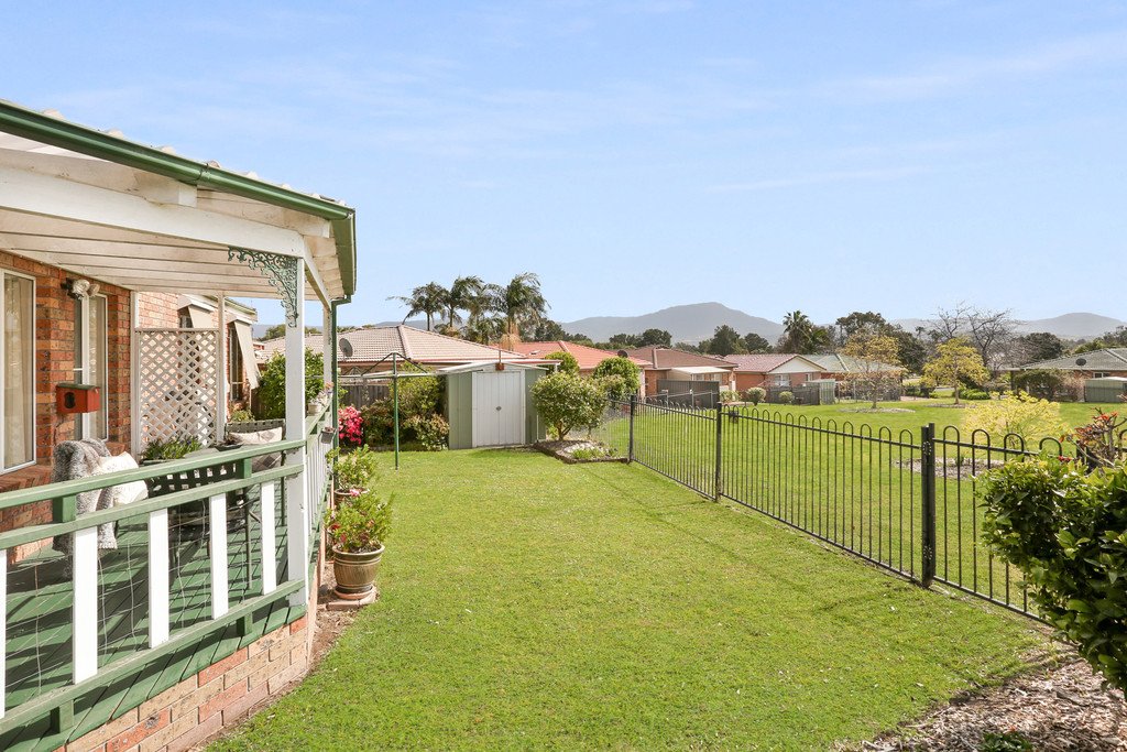 13 Ashmore Crescent KANAHOOKA 1
