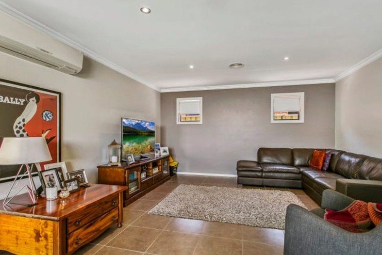 Gallery: 13 B Shelley Street