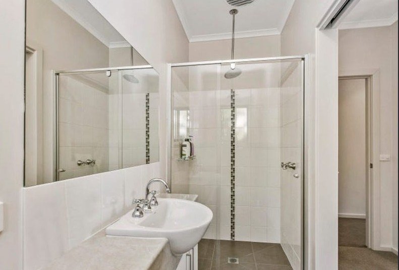 Gallery: 13 B Shelley Street