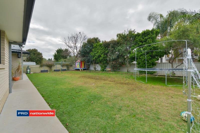13 Banjos Circuit TAMWORTH 8
