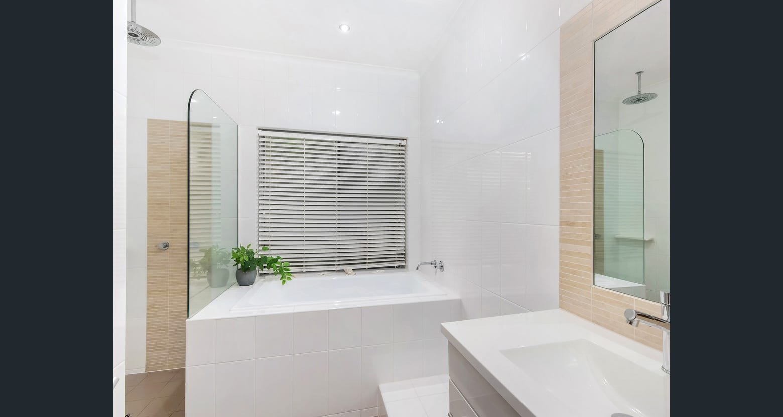 13 Barton Street REEDY CREEK 15