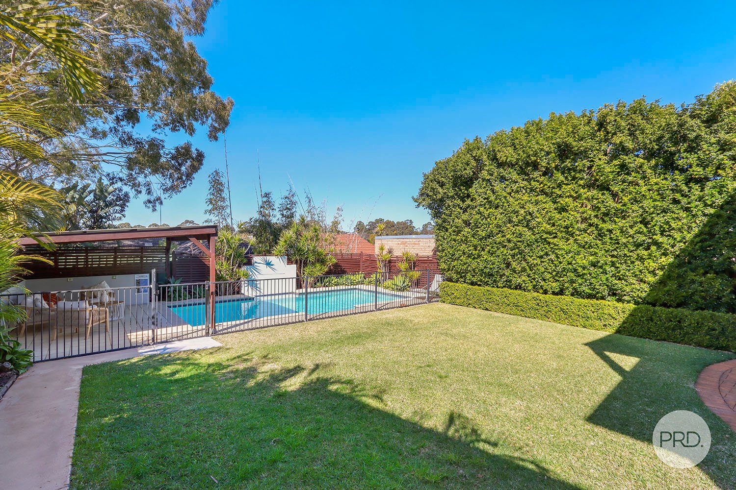 13 Barwon Road MORTDALE 2