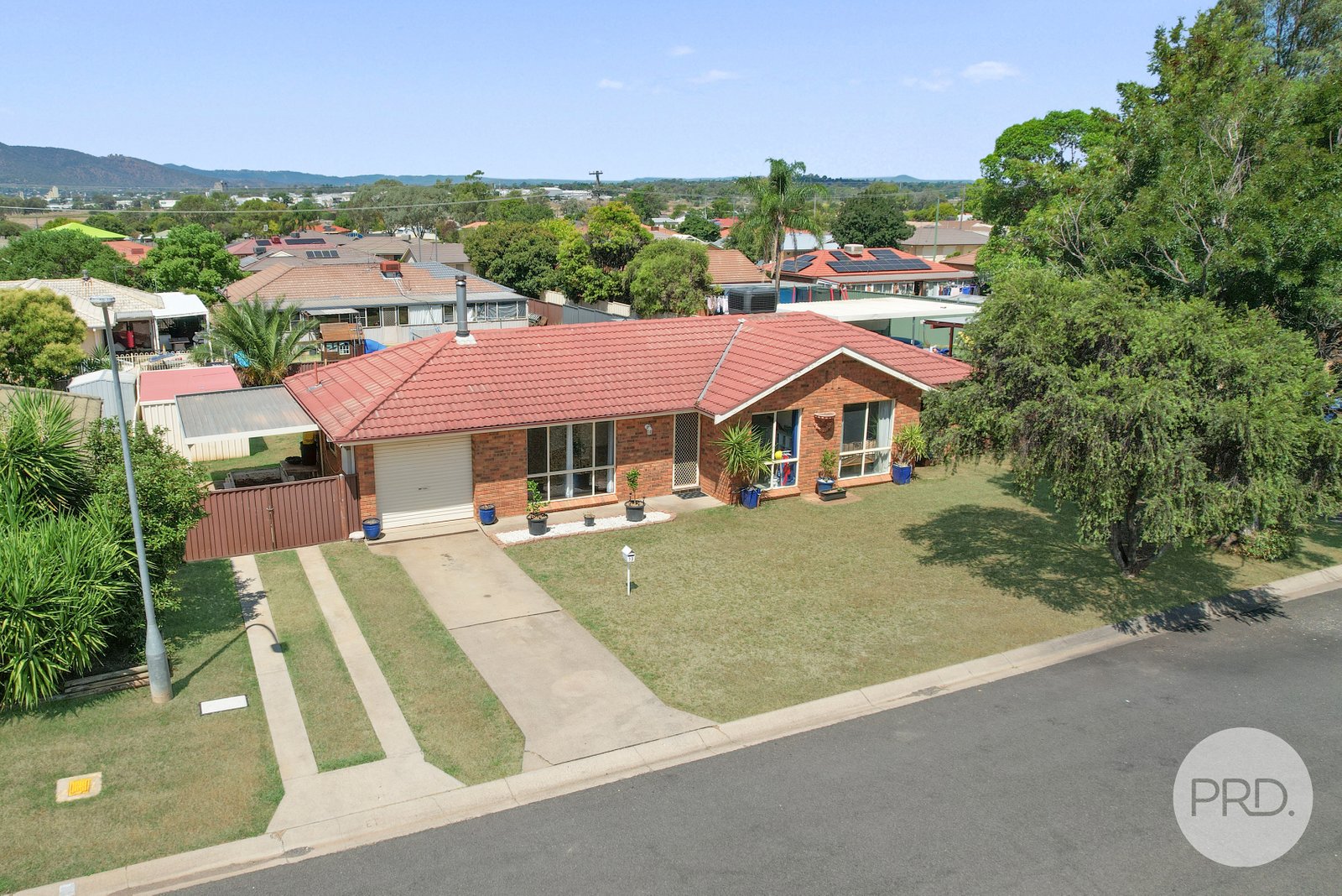 13 Baxter Place TAMWORTH 2