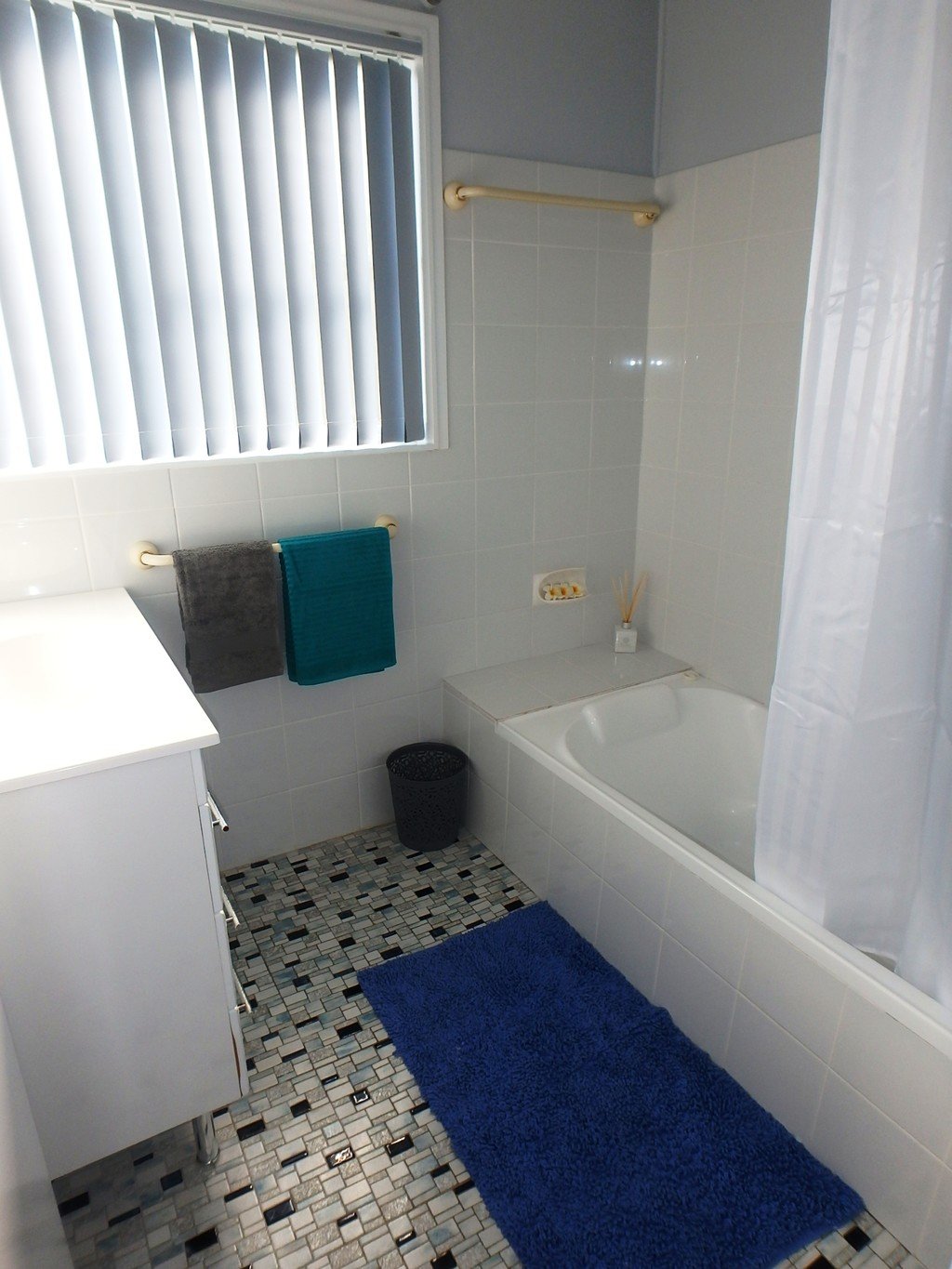 13 Bayside Avenue NORTH HAVEN 9