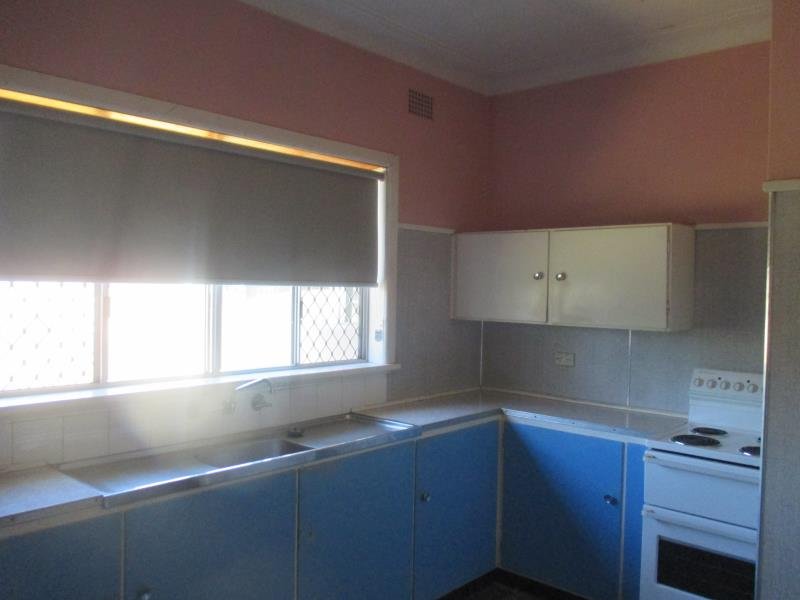 13 Bell Street TAMWORTH 2