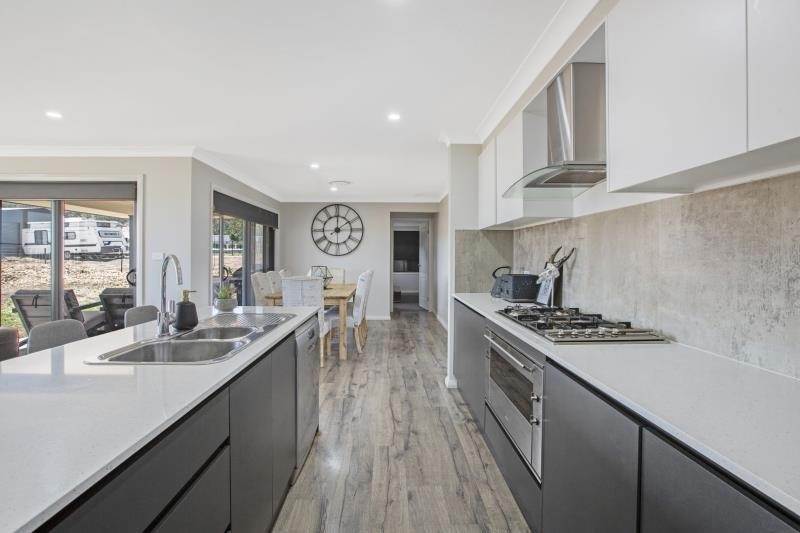 13 Benandarah Court TAMWORTH 3