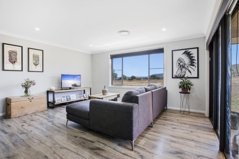 13 Benandarah Court TAMWORTH 5