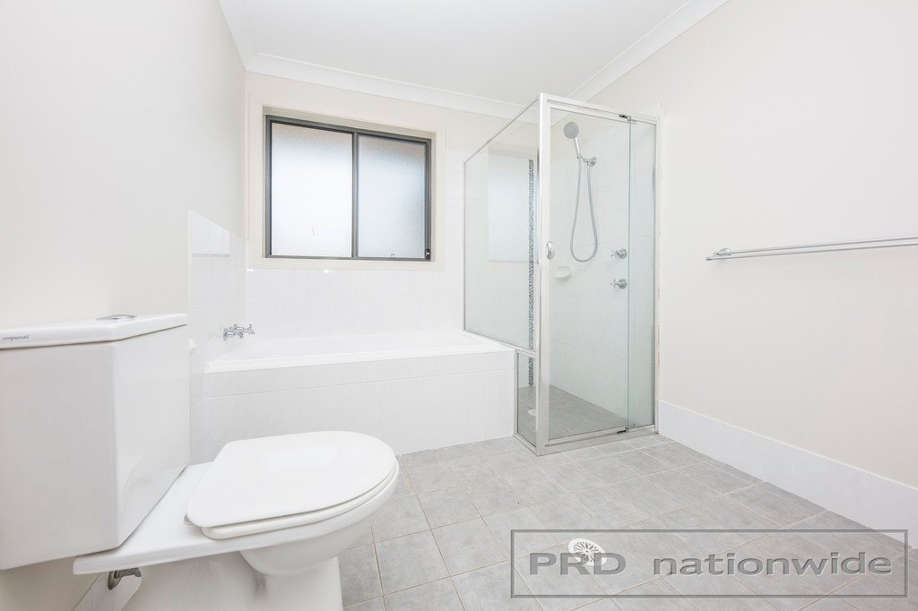 1/3 Blackley Avenue RAWORTH 8