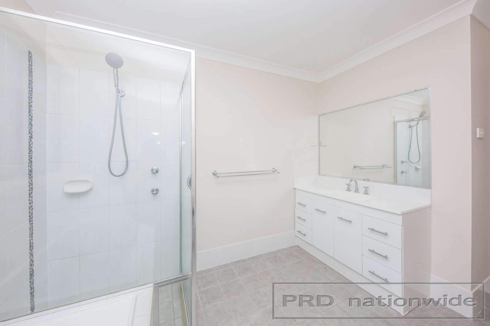 1/3 Blackley Avenue RAWORTH 9
