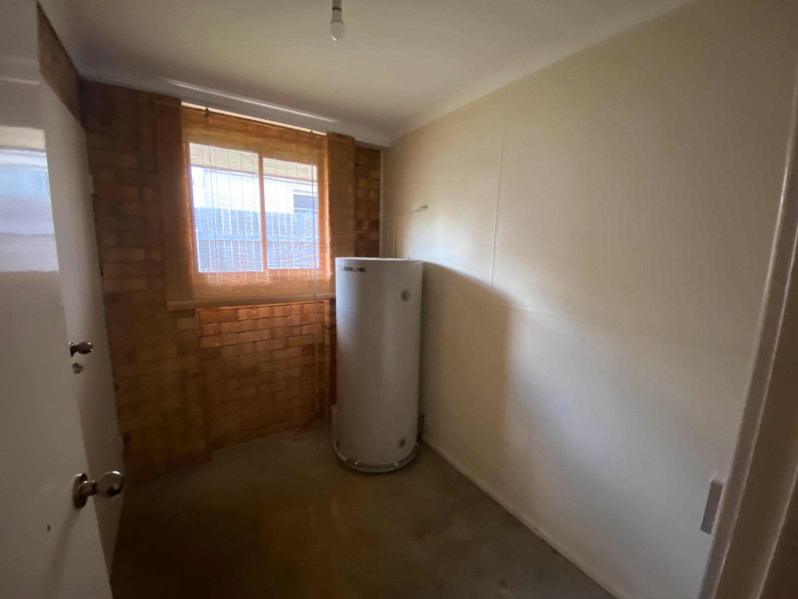 1/3 Blake Place TAMWORTH 9