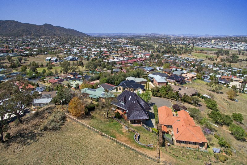 13 Bradley Place TAMWORTH 15