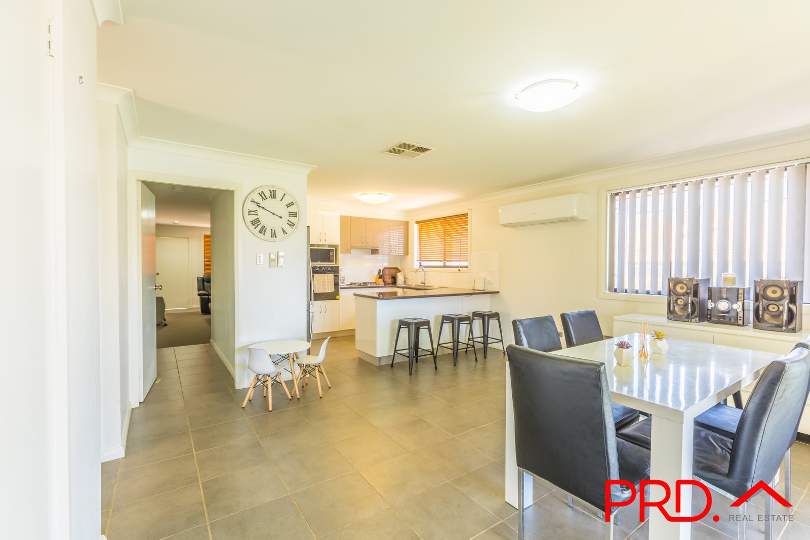 13 Brushbox Grove TAMWORTH 5