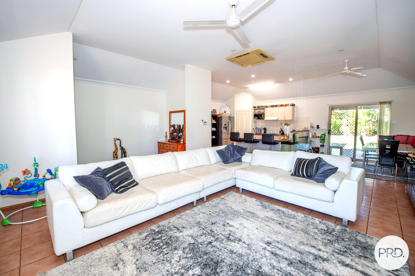 13 Buchanan Circuit BAYNTON 12