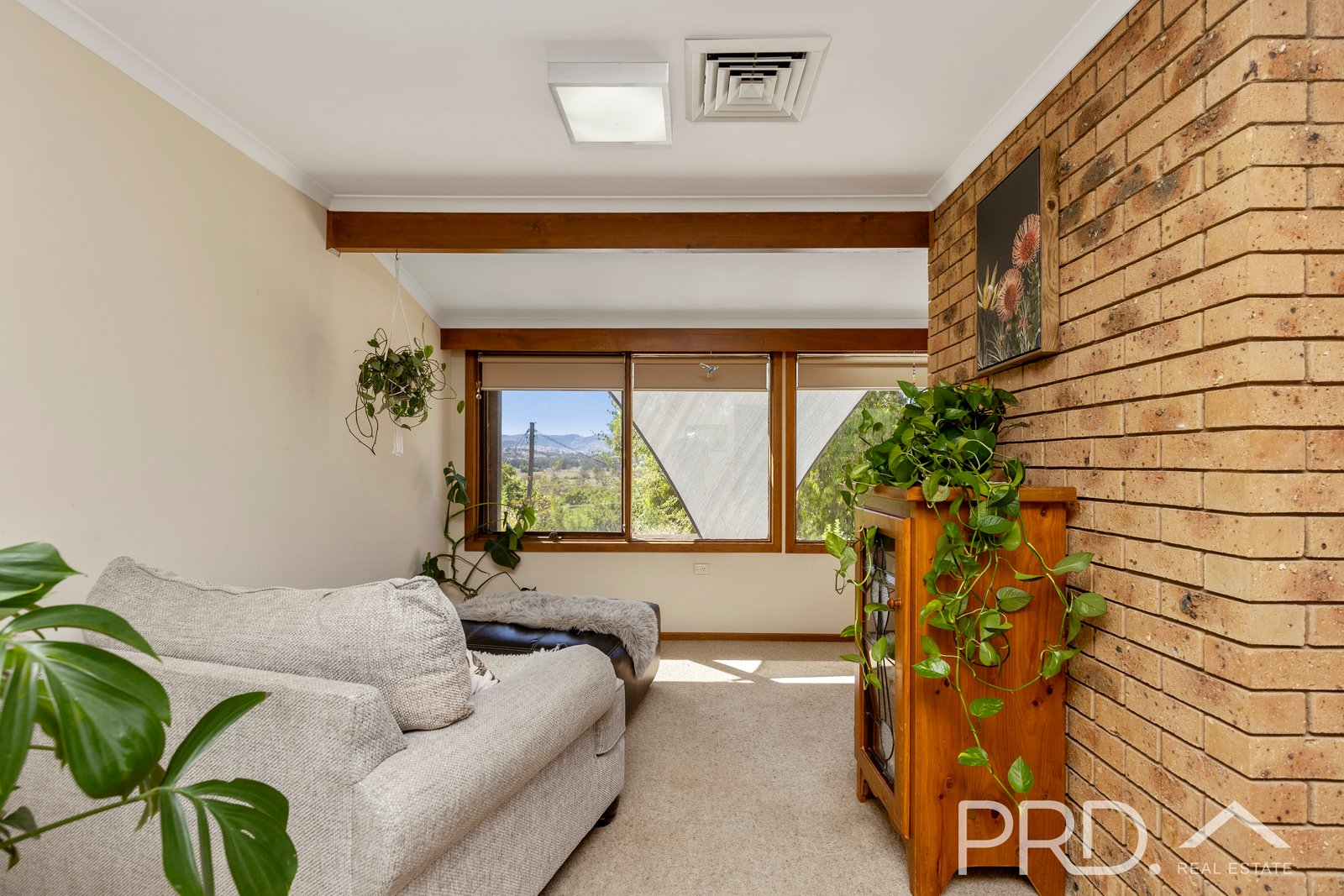 13 Bundara Crescent TUMUT 8