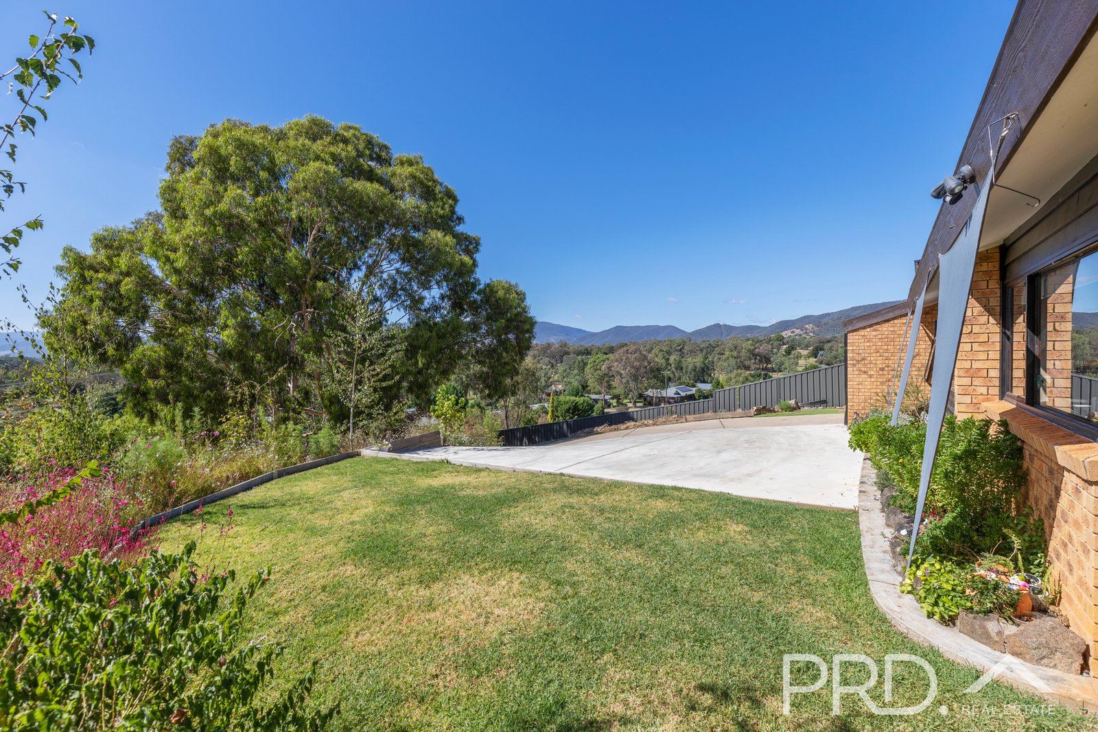 13 Bundara Crescent TUMUT 17