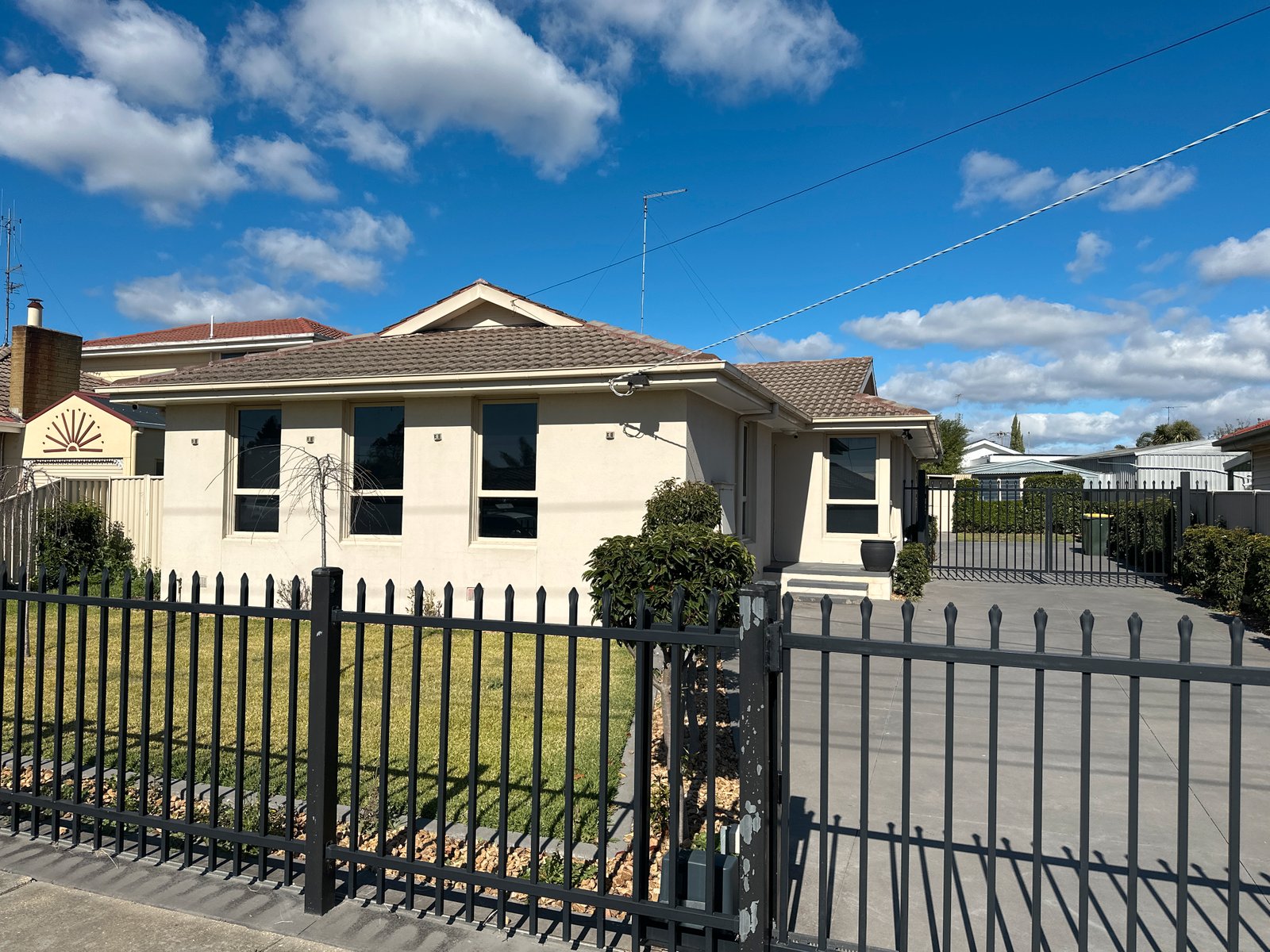 13 Cambridge Street WENDOUREE 1