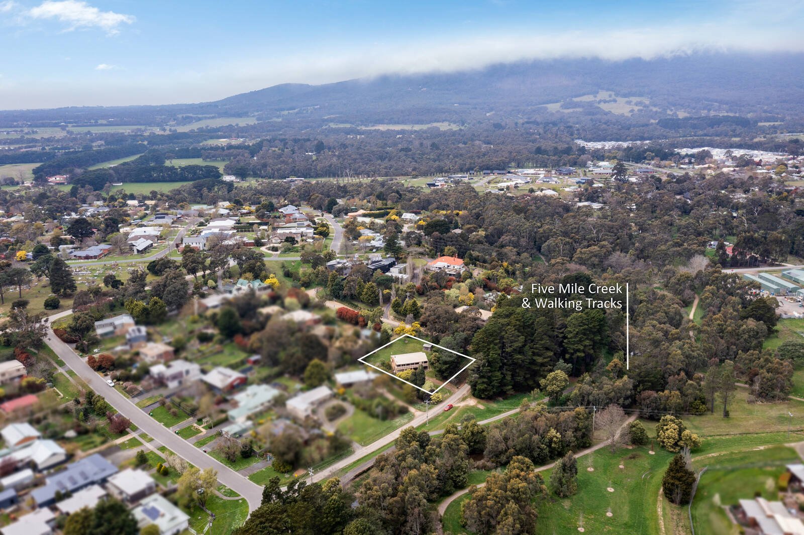 Real Estate and Property in 13 Campaspe Drive, Woodend, VIC