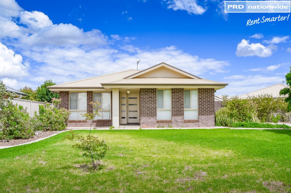 1/3 Carinya Street GLENFIELD PARK 1