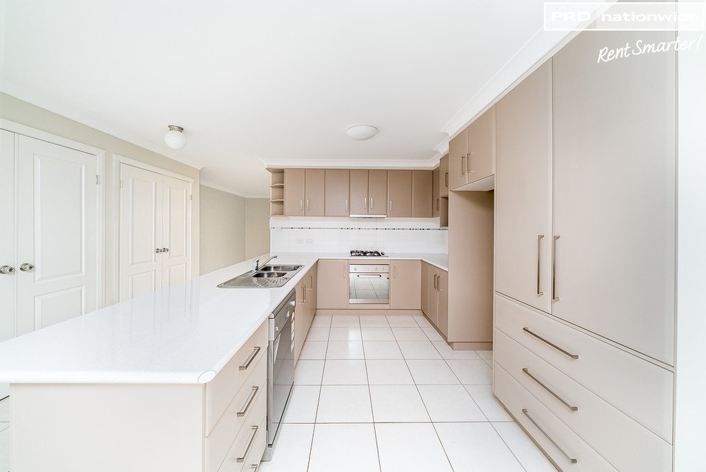 1/3 Carinya Street GLENFIELD PARK 3