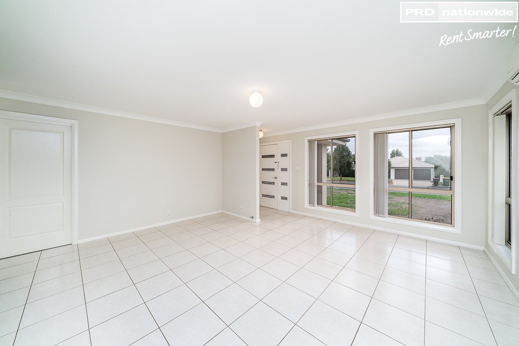 1/3 Carinya Street GLENFIELD PARK 6