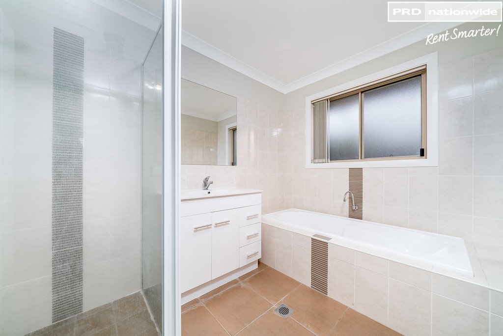 1/3 Carinya Street GLENFIELD PARK 10