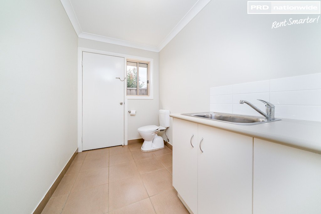 1/3 Carinya Street GLENFIELD PARK 11