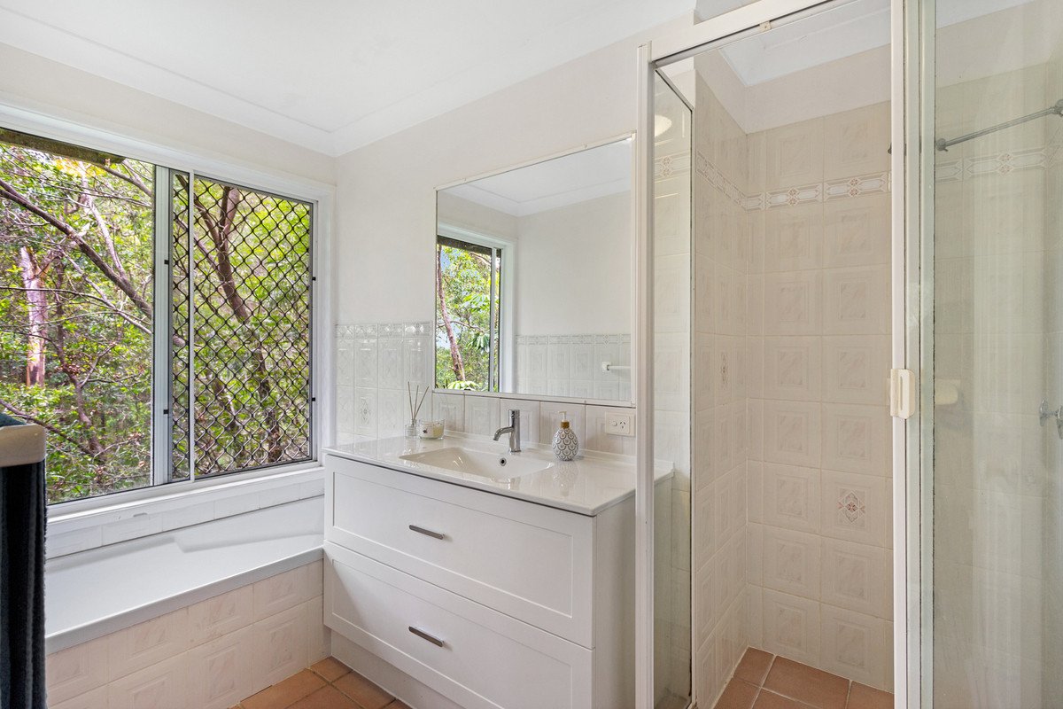 13 Cheshire Grove Elanora 10