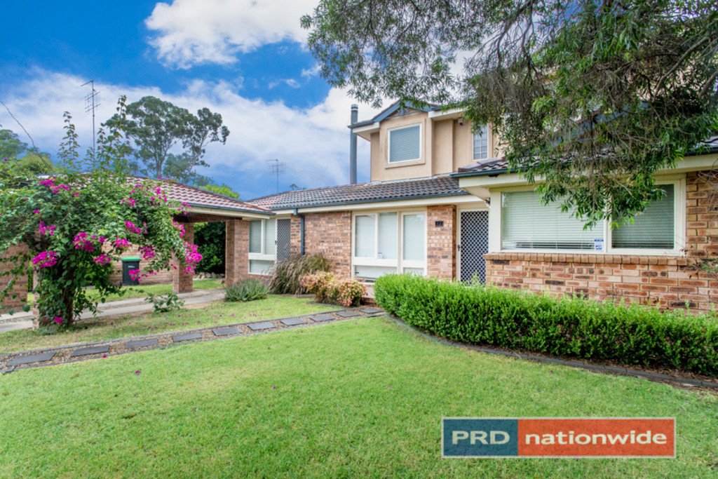 13 Claremont Place SOUTH PENRITH 2
