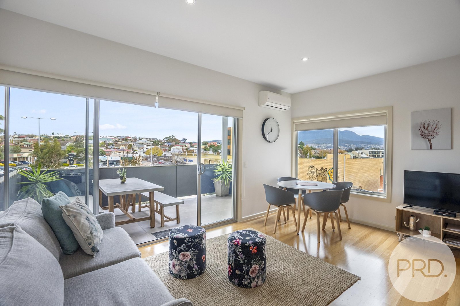 1/3 Clarence Street BELLERIVE 1
