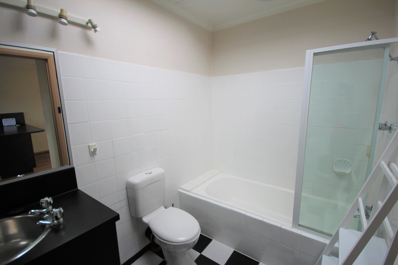 1/3 Claude Street NEW TOWN 4