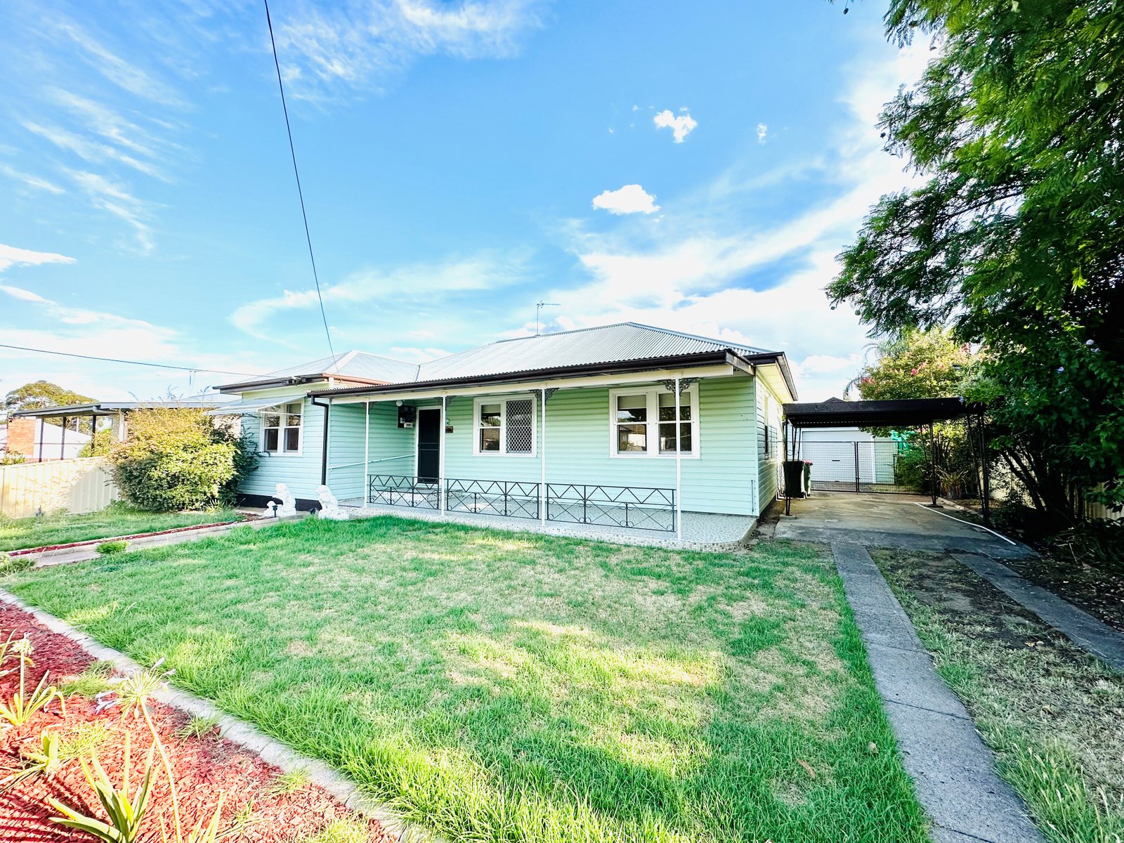 13 Cobley Avenue TAMWORTH 2