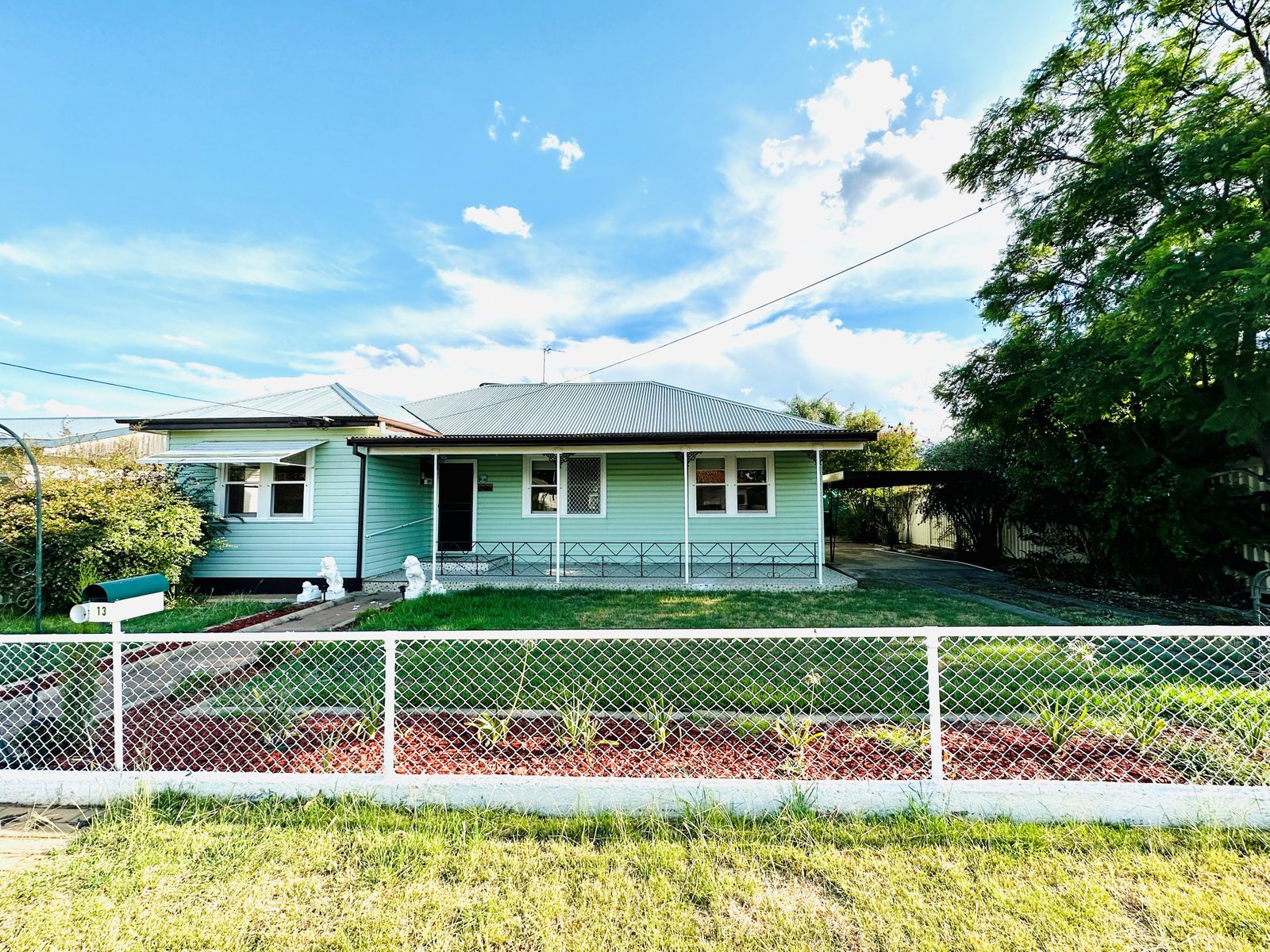 13 Cobley Avenue TAMWORTH 3