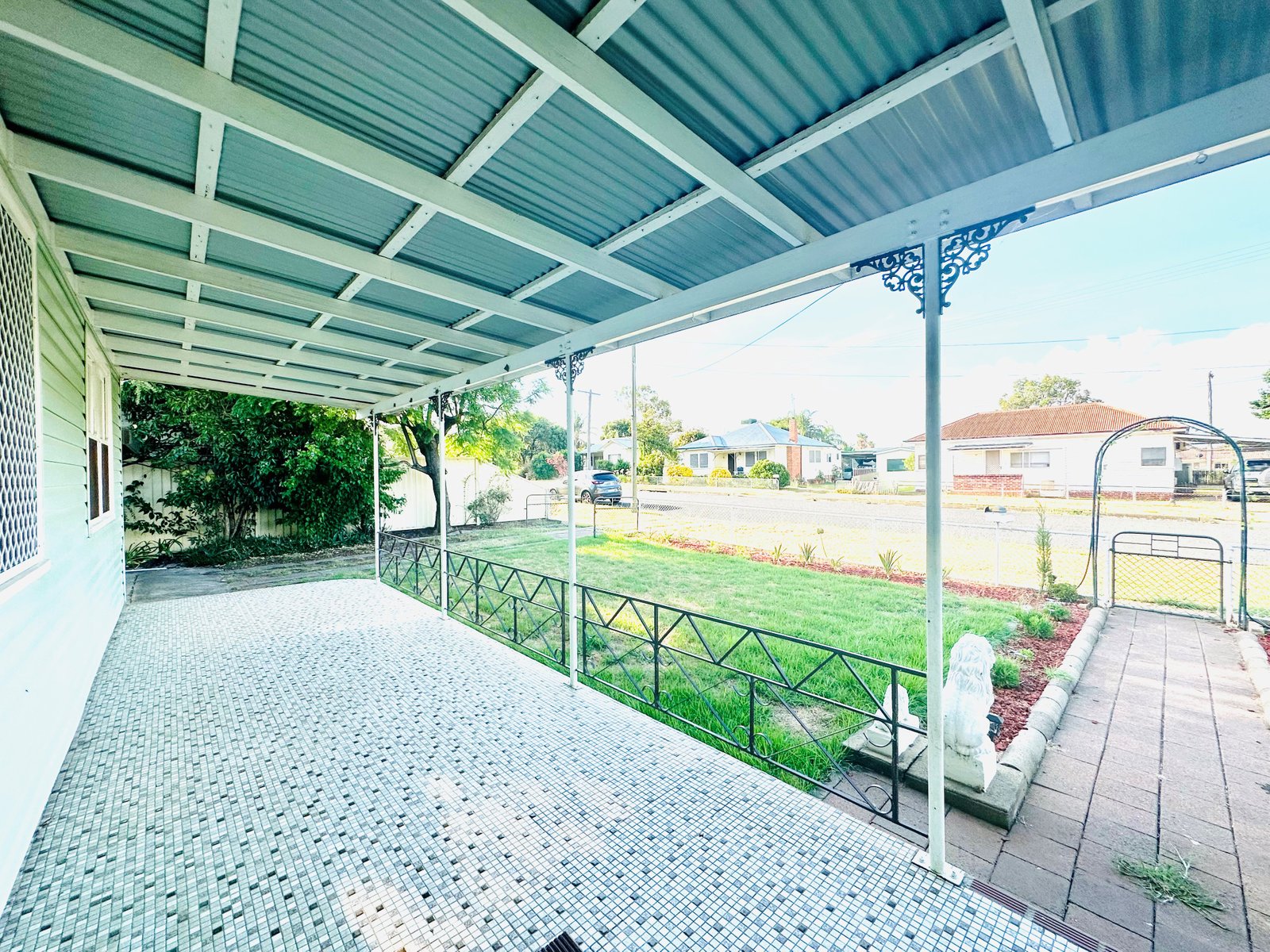 13 Cobley Avenue TAMWORTH 4
