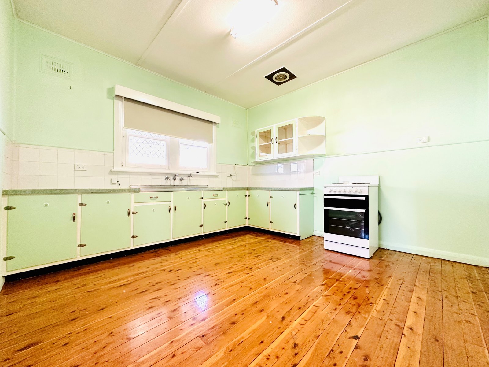 13 Cobley Avenue TAMWORTH 12