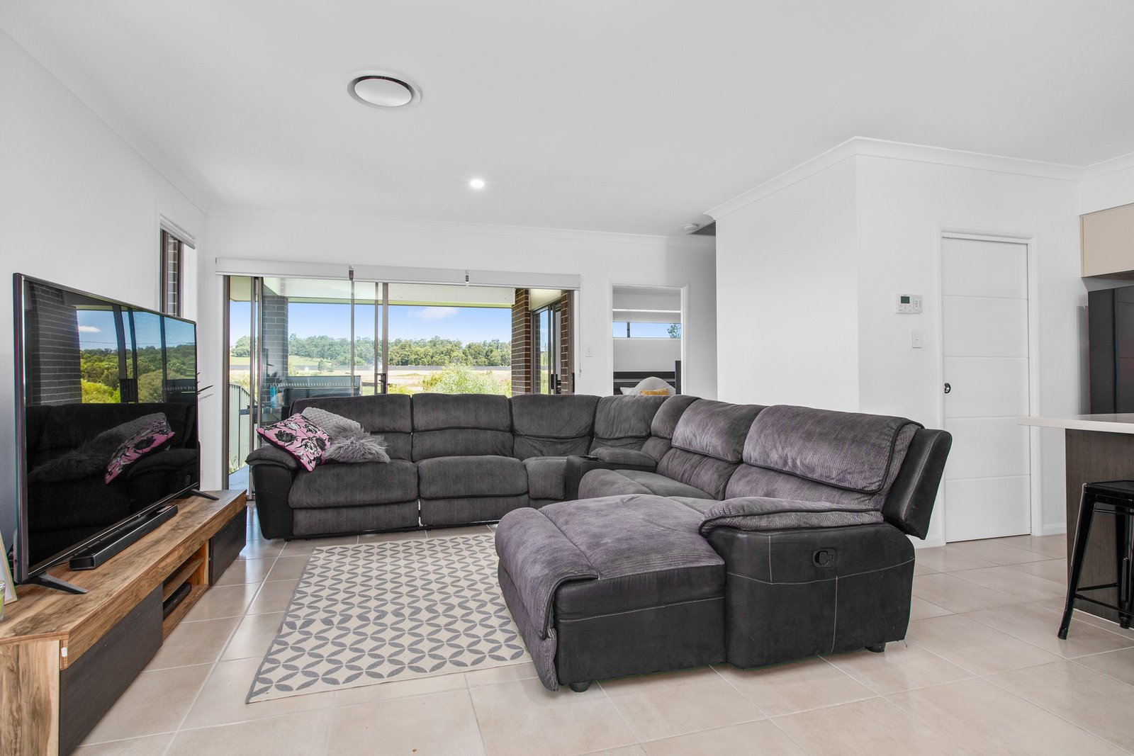 13 Conquest Close RUTHERFORD 6