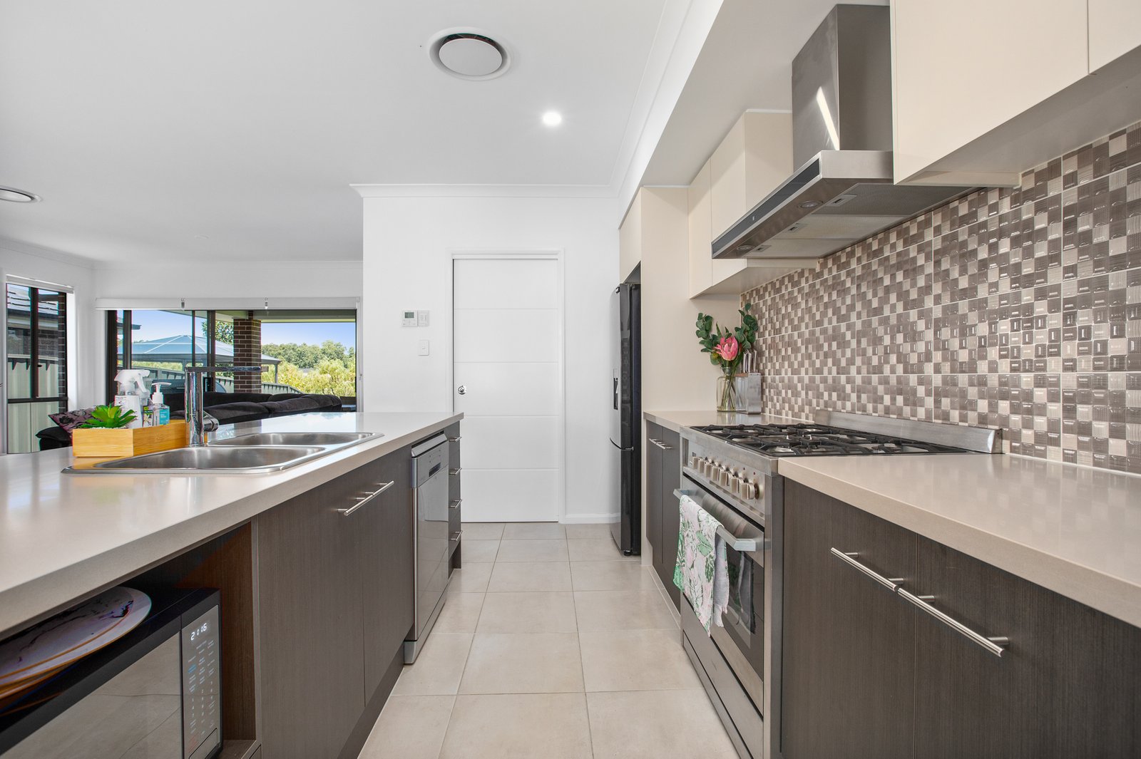 13 Conquest Close RUTHERFORD 11