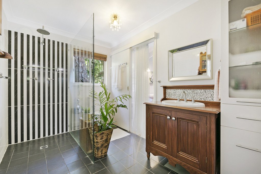 13 Coorabin Ct  TALLEBUDGERA 7