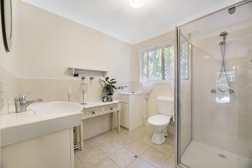 13 Coorabin Ct  TALLEBUDGERA 10