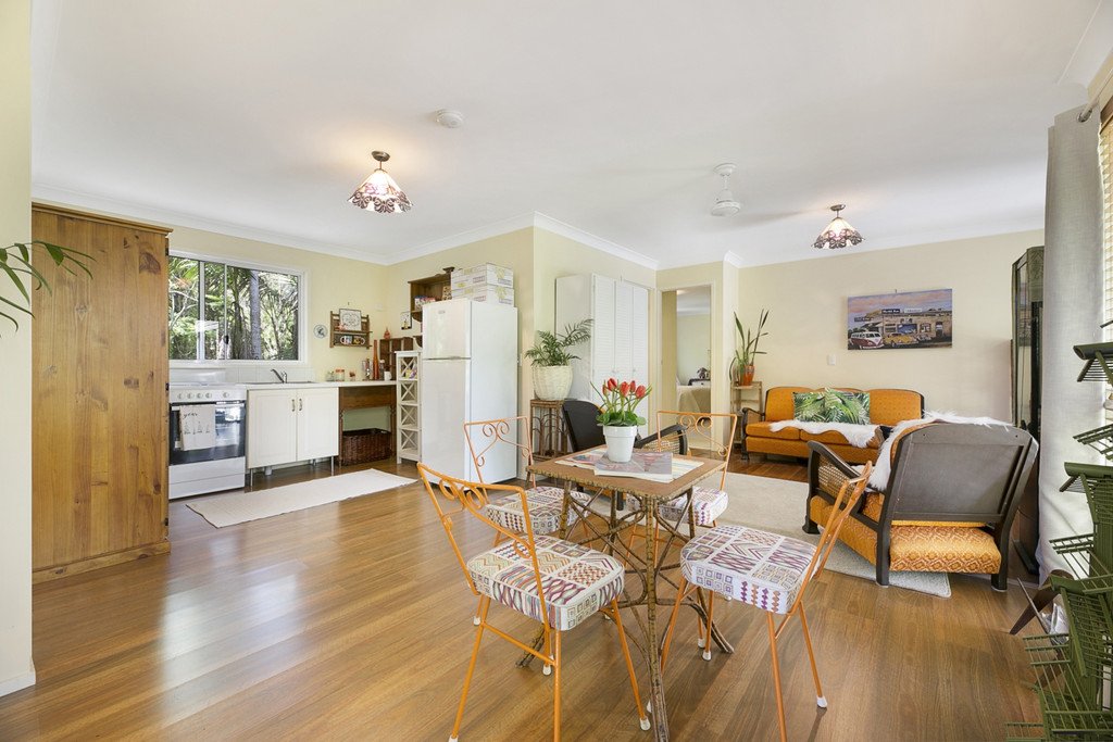 13 Coorabin Ct  TALLEBUDGERA 11