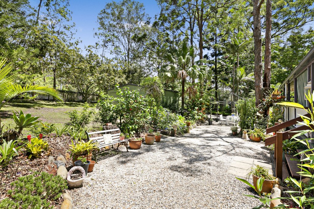 13 Coorabin Ct  TALLEBUDGERA 12