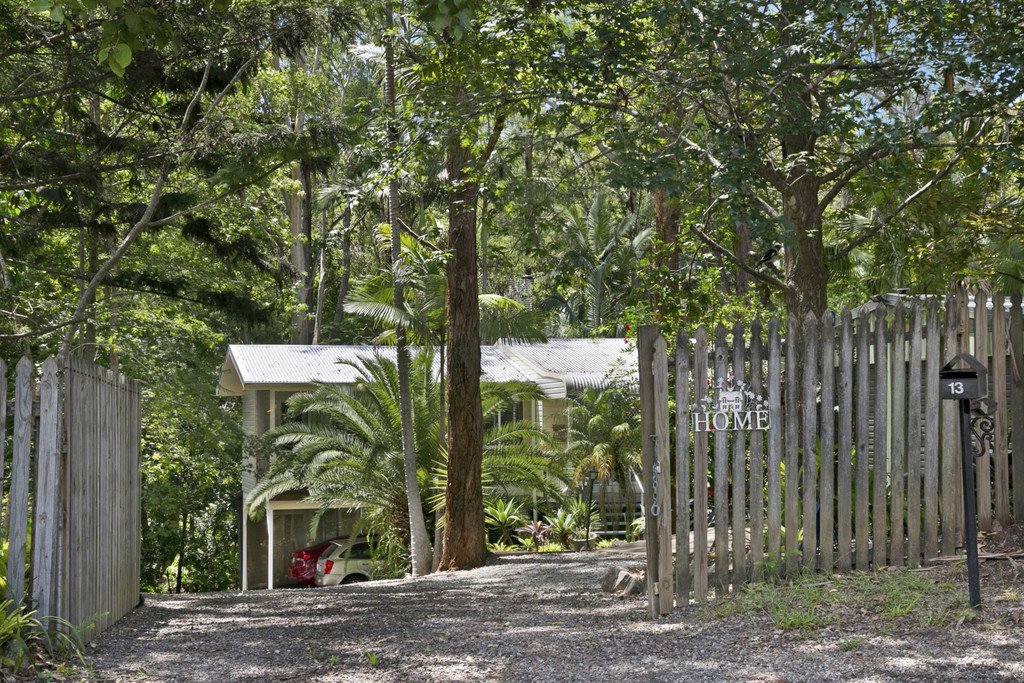 13 Coorabin Ct  TALLEBUDGERA 17