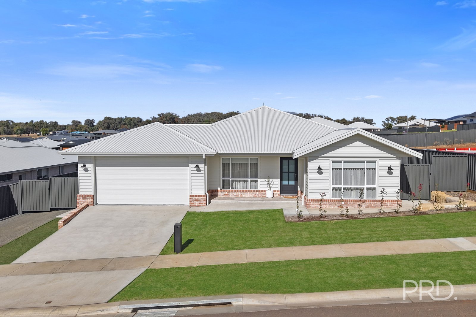 13 Crested Avenue TAMWORTH 1