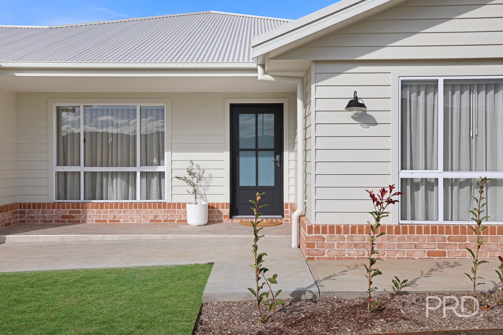 13 Crested Avenue TAMWORTH 3