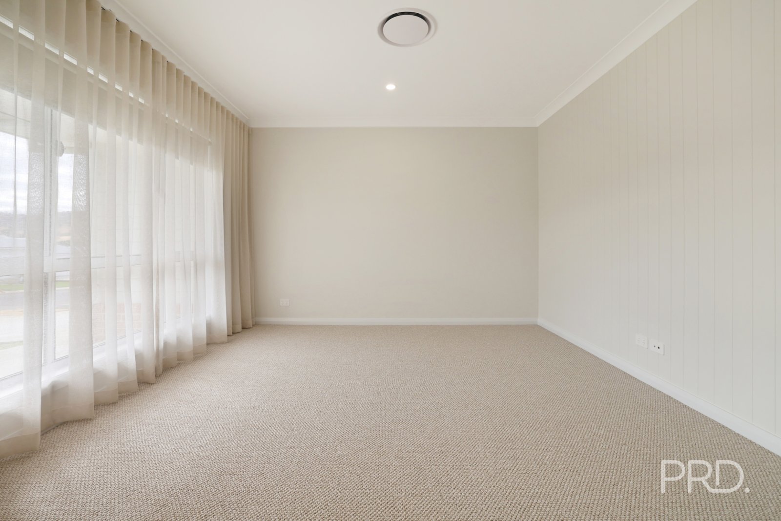 13 Crested Avenue TAMWORTH 9