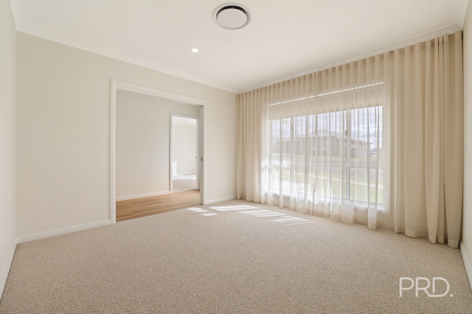 13 Crested Avenue TAMWORTH 11
