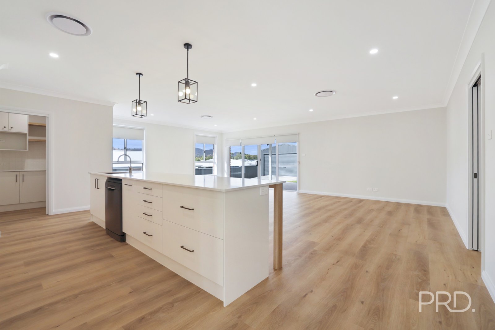 13 Crested Avenue TAMWORTH 14