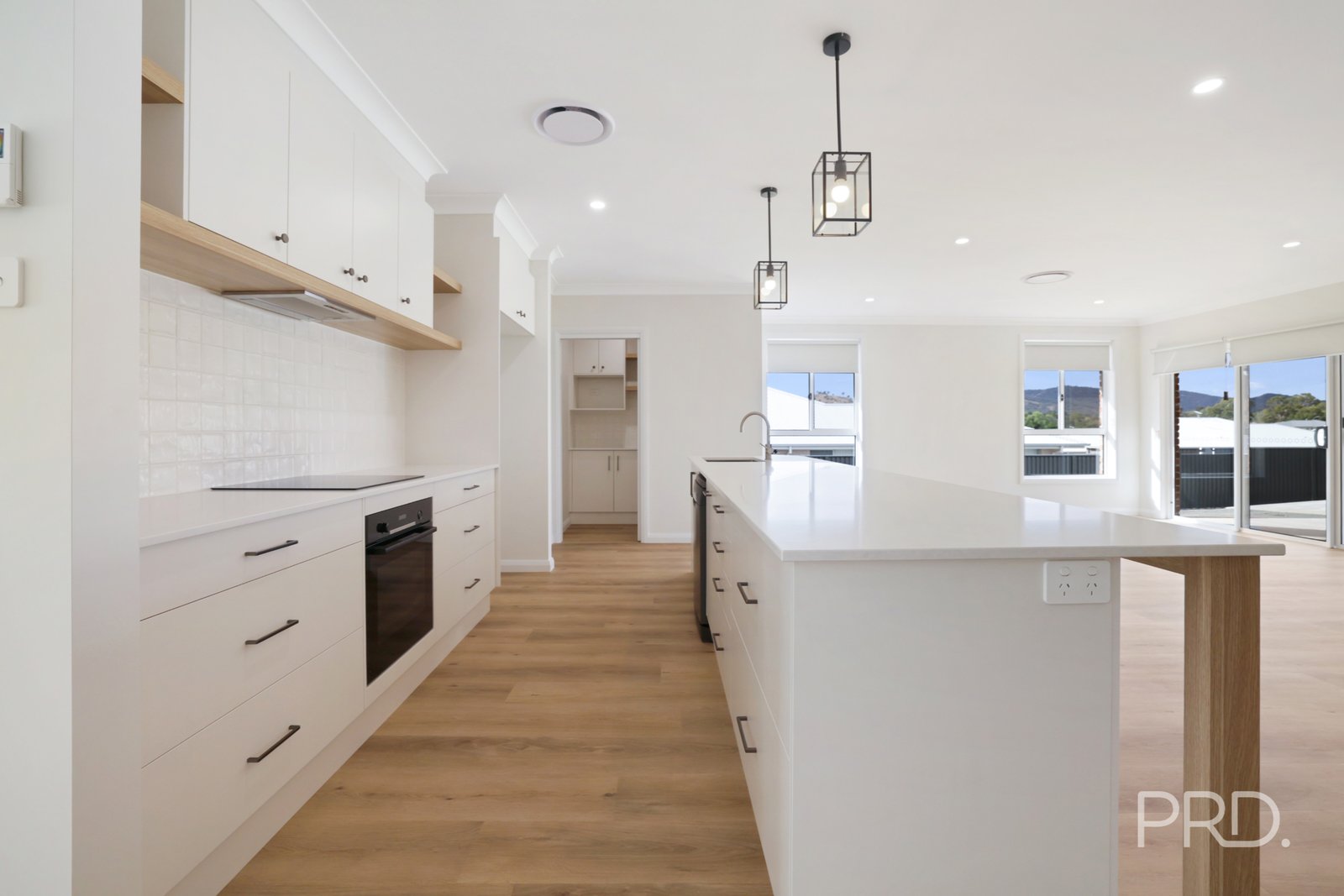 13 Crested Avenue TAMWORTH 15